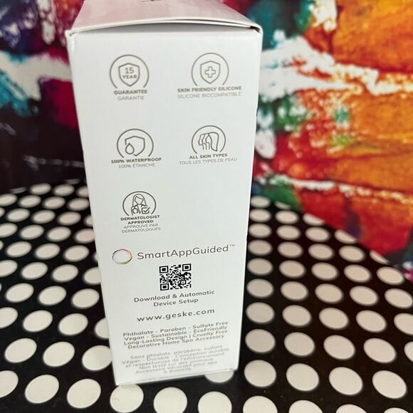 Hello Kitty Facial Brush New in Box Smart App Guided 3 in 1 Geske - Picture 3 of 4